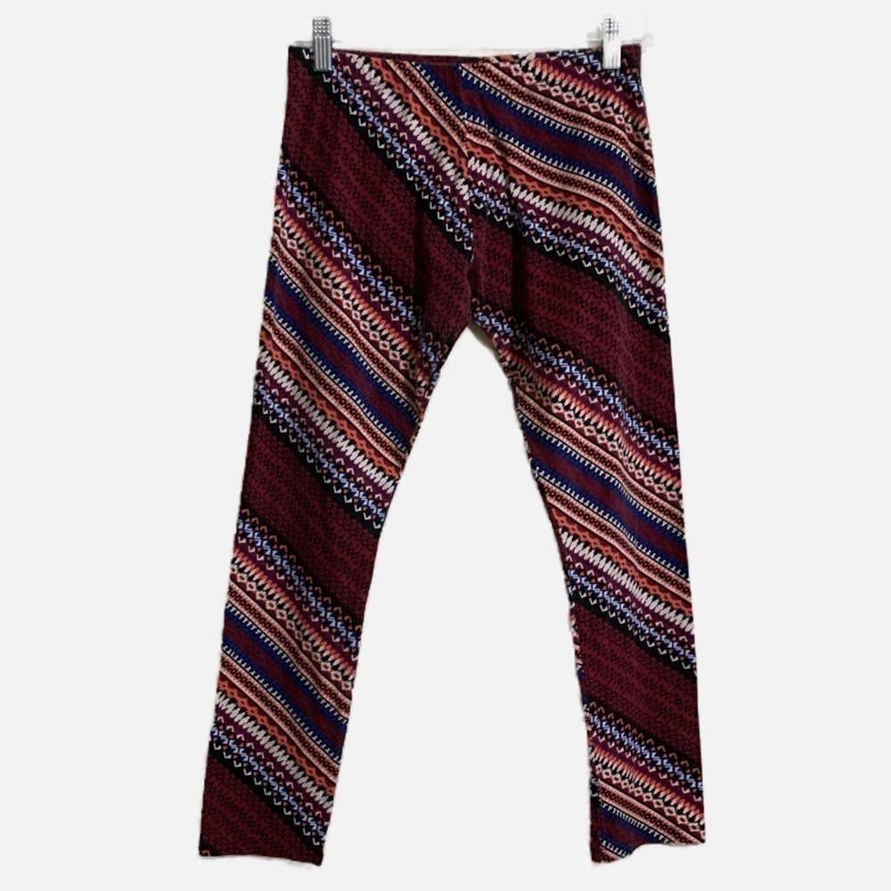 Charlotte Russe Crop Aztec Striped Print Leggings. XL